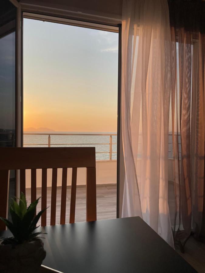 Lotus Apartments วญอเรอ ภายนอก รูปภาพ